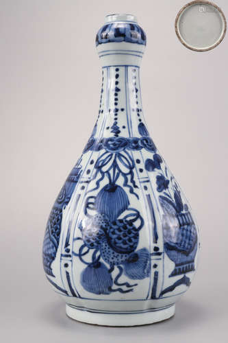 A Blue and White Garlic Head Vase