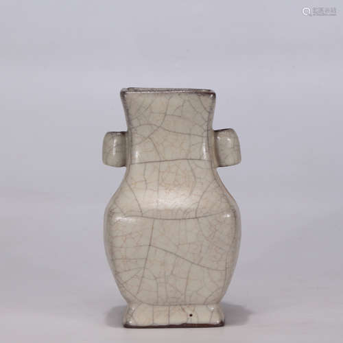 A Ge-type Arrow Vase