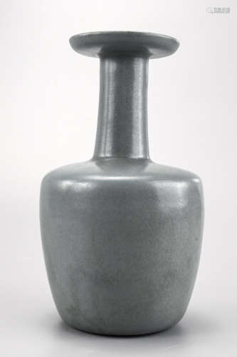 A Longquan Celadon Glazed Mallet Vase