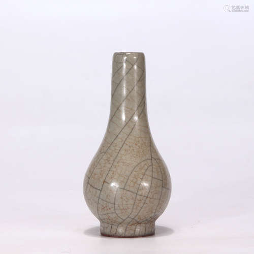 A Ge-type Pear Shaped Vase