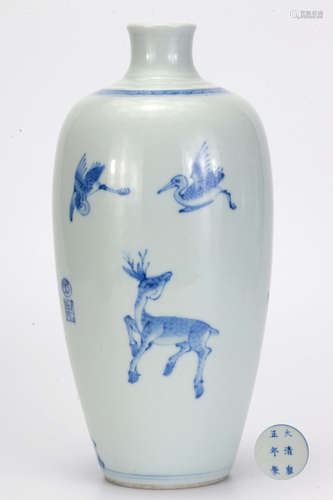 A Blue and White Deers Bottle Vase