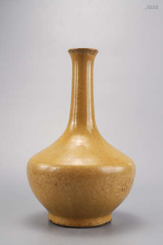 A Yellow Glazed Bottle Vase