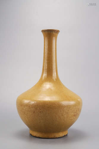 A Yellow Glazed Bottle Vase