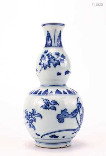 A Blue and White Gourd Shaped Vase