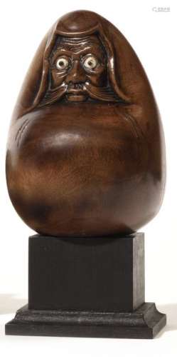 Japan Okimono figure in carved wood representing Daruma, the eyes in ivory removable. Signed on the reverse. Period MEIJI ( 1868-1912 ). Height : 10 cm (14 cm with the base).