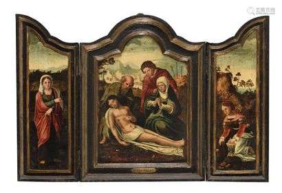 School FLAMANDE of the 16th century, follower of Barend Van ORLEY The Deploration between Mary Magdalene and The Virgin Panels forming triptych 31.5 x 25.5 cm Side panels: 31.5 x 11 cm Small upliftings and old restorations