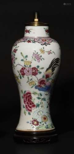Baluster-shaped vase in Chinese porcelain with white background and polychrome decoration of flowering branches 18th century (mounted as a lamp) H: 23,5 cm