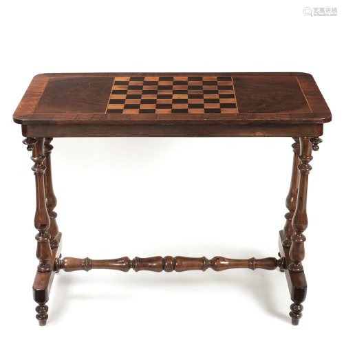 Mahogany and walnut table England, 19th century