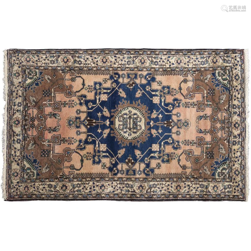 Oriental carpet 20th century 200x135 cm.