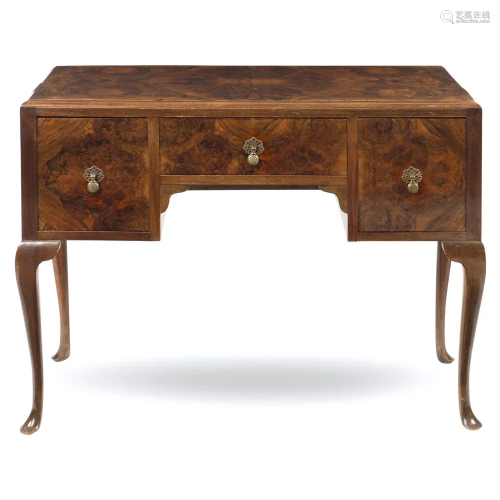 Burr walnut bureau England, 19th-20th century