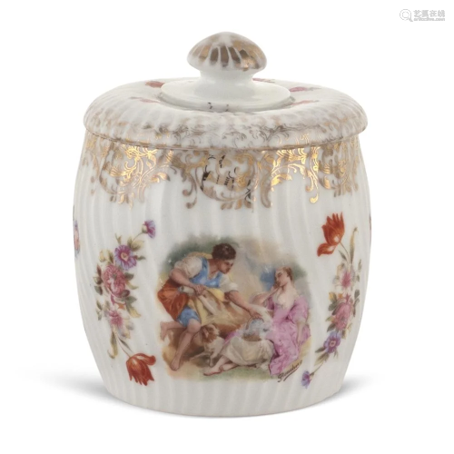 Porcelain box with lid France, 20th century h. 13,5 …