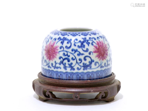 Very Rare Fine Chinese Blue and White Water Pot