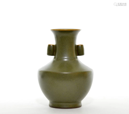 Chinese Tea-Dust Vase