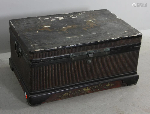 Chinese Chinoiserie Decorated Trunk