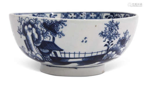 Lowestoft porcelain slop bowl decorated in underglaze blue with the long fence pattern, circa