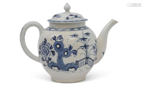 18th century Lowestoft porcelain tea pot decorated in underglaze blue with a chinoiserie design, the