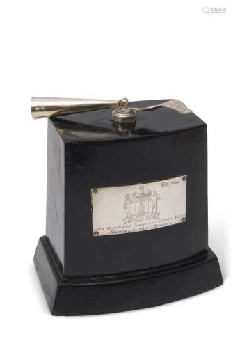 Unusual silver and ebony presentation pen stand, engraving with crest and arms of The Worshipful
