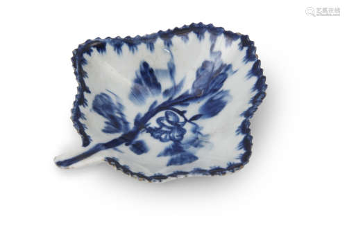 18th century Lowestoft porcelain pickle dish with a floral design within berry border, 10cm long