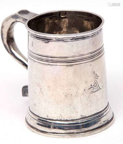 Queen Anne half-pint tankard of usual form having reeded body band, hollow looped handle and