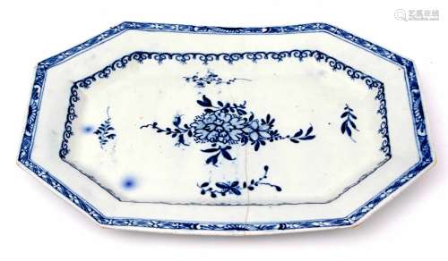 Large 18th century English porcelain platter, probably Lowestoft or Liverpool, decorated with a
