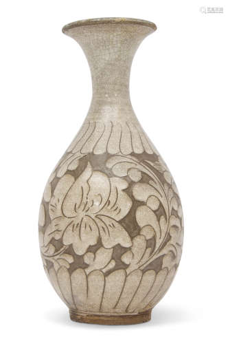 Cizhou Chinese pottery baluster vase with a floral decoration in relief on baluster body