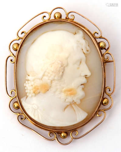 Victorian hardstone oval cameo brooch, a classical figure of a gentleman in profile, framed in a