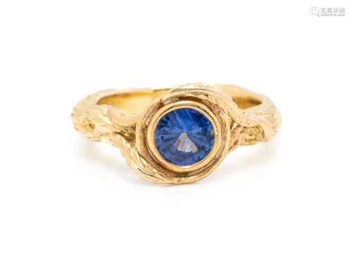 YELLOW GOLD AND SAPPHIRE RING