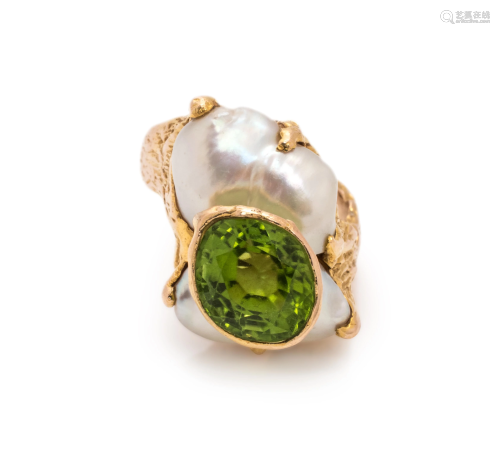 PERIDOT AND CULTURED PEARL RING