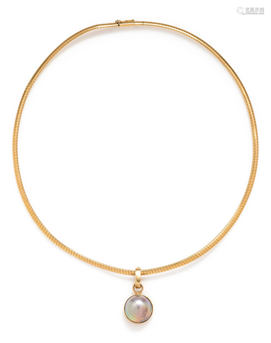 YELLOW GOLD AND CULTURED MABE PEARL PEND…