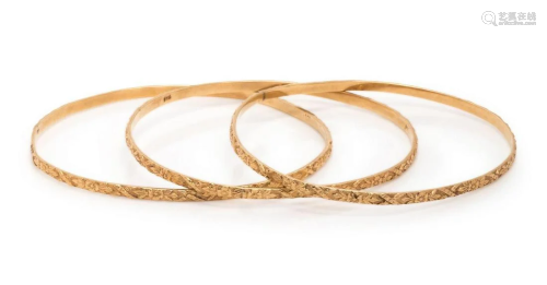 YELLOW GOLD BANGLE SET