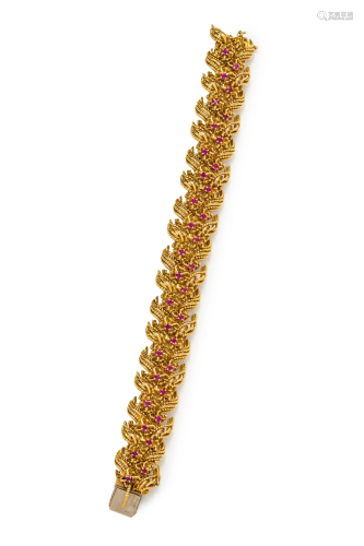 YELLOW GOLD AND RUBY BRACELET
