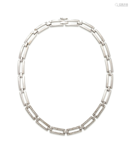 WHITE GOLD AND DIAMOND NECKLACE