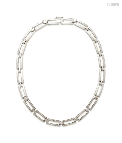 WHITE GOLD AND DIAMOND NECKLACE