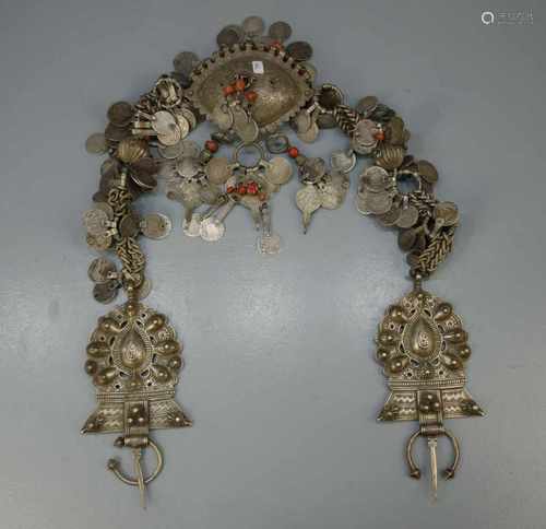 BERBER-SCHMUCK: Fibelkette / oriental jewellery, Silber mit Korallenbesatz (Gewicht: 2020 g), aus