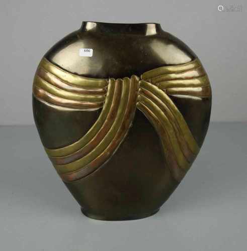 VASE, Bronze, braun, gold- und kupferfarben patiniert, 2. Hälfte 20. Jh.; ovaler Standring,