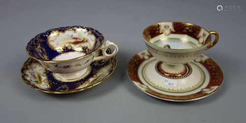 PAAR SAMMELTASSEN IN HISTORISIERENDER FORMENSPRACHE / two collector cups, 1. H. 20. Jh.,