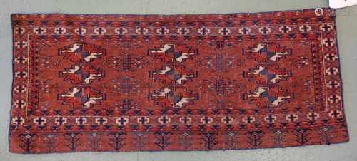 MEDAILLONTEPPICH / TEKKE TORBAFRONT FRAGMENT (Teil einer Zelttasche), Turkmenistan, um 1880,