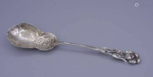 VORLEGELÖFFEL / serving spoon, 1. H. 20. Jh., wohl deutsch, 835er Silber, 32 Gramm. Gemarkt mit