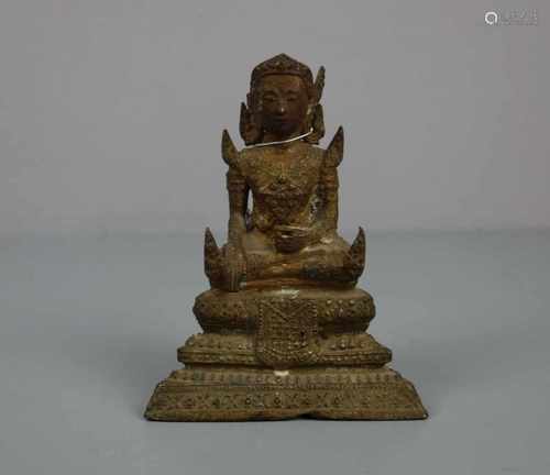 SKULPTUR: Buddha, Thailand, Ratanakosin Periode, Bronze mit Akzentuierungen aus Goldlack.