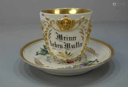 MILITARIA-TASSE / ANDENKENTASSE / military cup, um 1900, Porzellan, ungemarkt. Goldrand, schwarzes