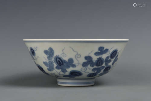 A BLUE AND WHITE FLORAL BOWL MING DYNASTY