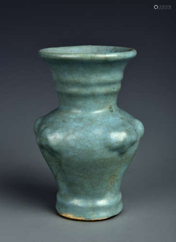 A RU-TYPE BALUSTER VASE QING DYNASTY