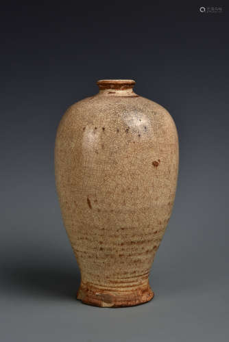 A XING-TYPE PLUM VASE MEIPING SONG DYNASTY