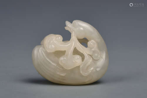 A FINE CARVED WHITE JADE GOOSE QING DYNASTY
