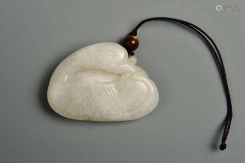 A CARVED WHITE JADE GOOSE QING DYNASTY
