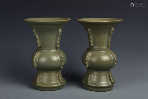MATCHED PAIR LONGQUAN BEAKER VASES MING DYNASTY
