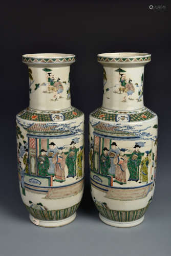 MATCHED PAIR FAMILLE VERTE MALLET VASES QING DYNASTY