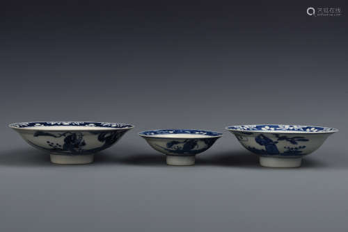 A SET OF BLUE AND WHITE TUREENS QING DYNASTY