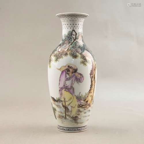 A FAMILLE ROSE 'FIGURAL' VASE