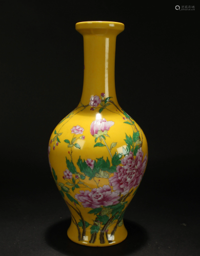 A Chinese Nature-scene Estate Porcelain Yellow Vase